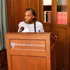 Meet your Posher, Ebony